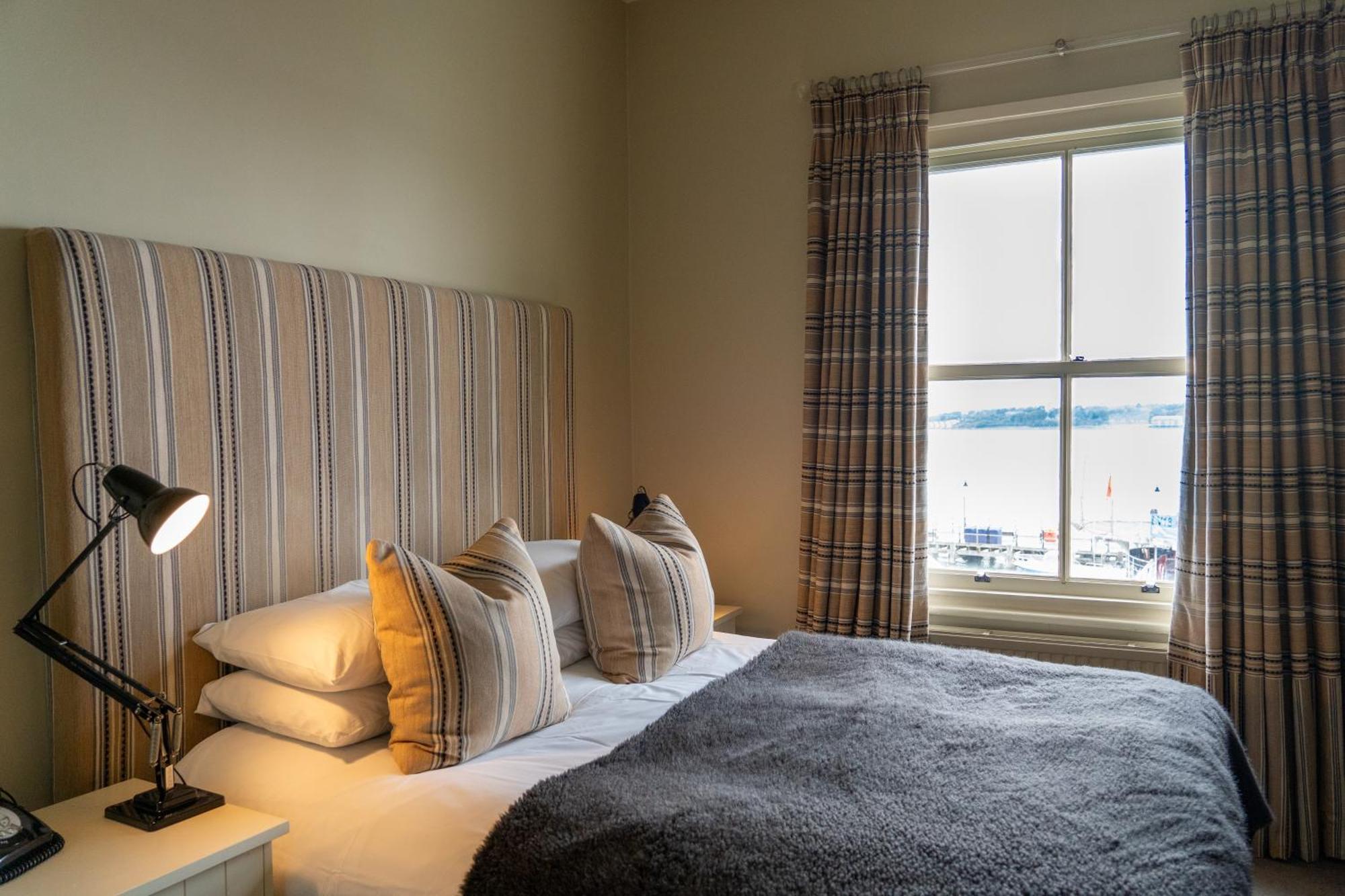 The Pier Hotel Харуич Екстериор снимка